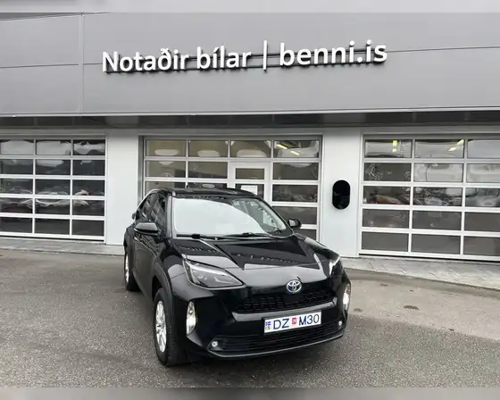 TOYOTA YARIS CROSS HYBRID