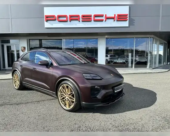 PORSCHE MACAN 4