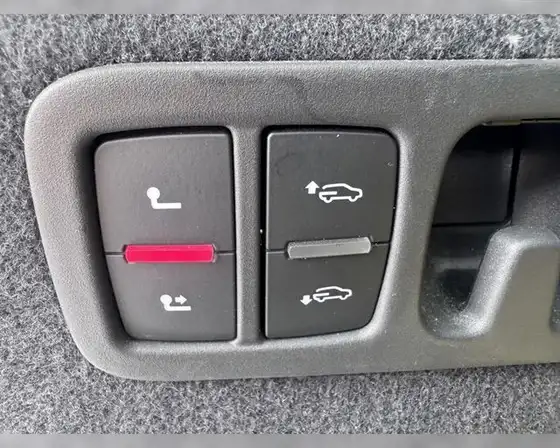AUDI Q7 E-TRON