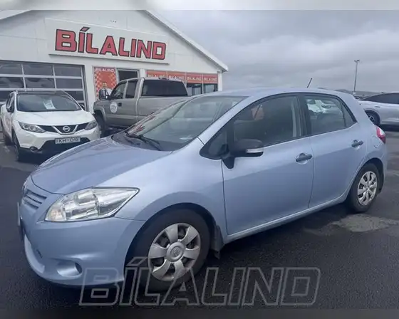TOYOTA AURIS