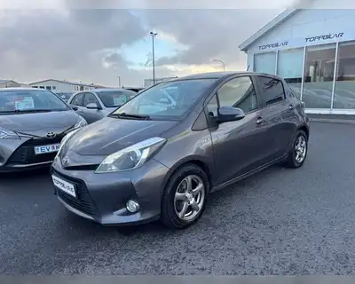 TOYOTA YARIS HYBRID ACTIVE