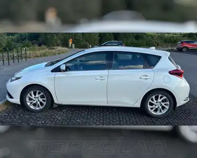 TOYOTA AURIS ACTIVE