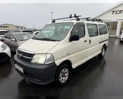 TOYOTA HIACE