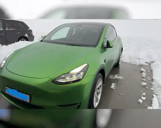 TESLA MODEL Y