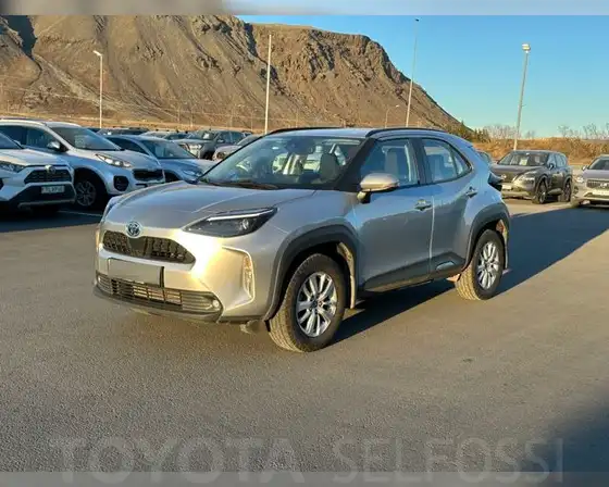 TOYOTA YARIS CROSS ACTIVE HYBRID AWD