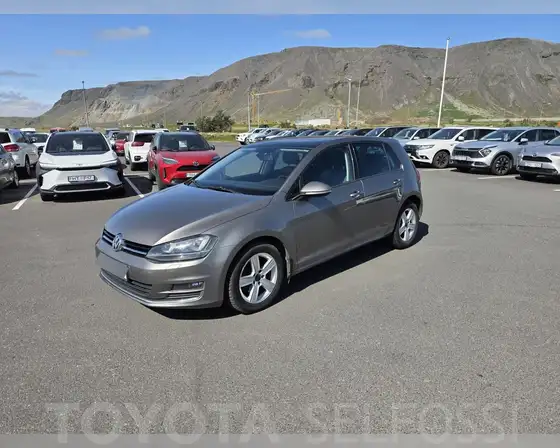 VW GOLF