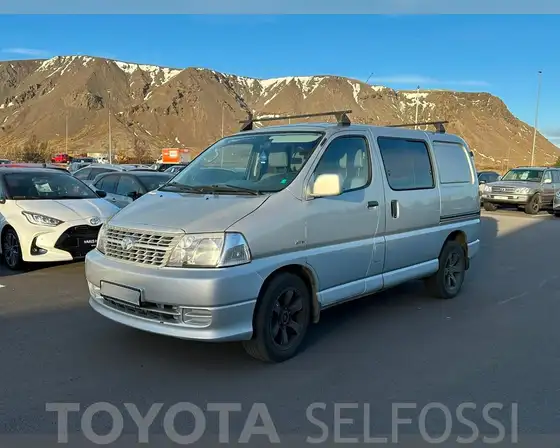 TOYOTA HIACE