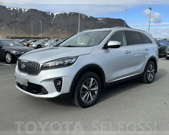KIA SORENTO LUX 7 SÆTA AT