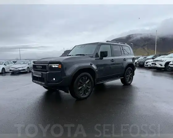 TOYOTA LAND CRUISER 250 LUXURY