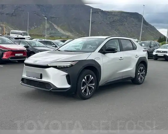 TOYOTA BZ4X GX PLUS FWD