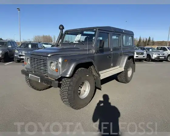LAND ROVER DEFENDER