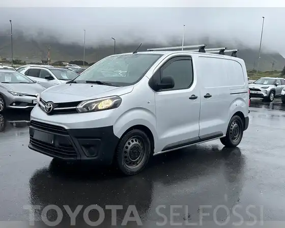TOYOTA PROACE
