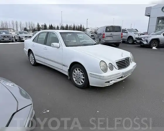 MERCEDES-BENZ E 270CDI