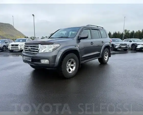 TOYOTA LAND CRUISER 200 V8