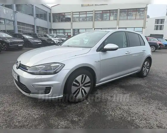 VW GOLF E