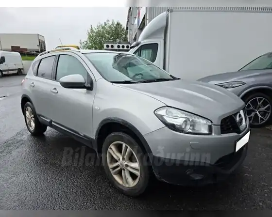 NISSAN QASHQAI AWD