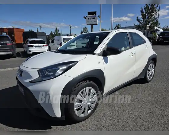 TOYOTA AYGO X