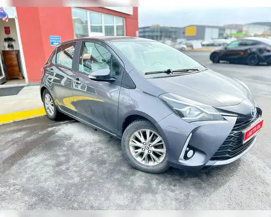 TOYOTA YARIS HYBRID
