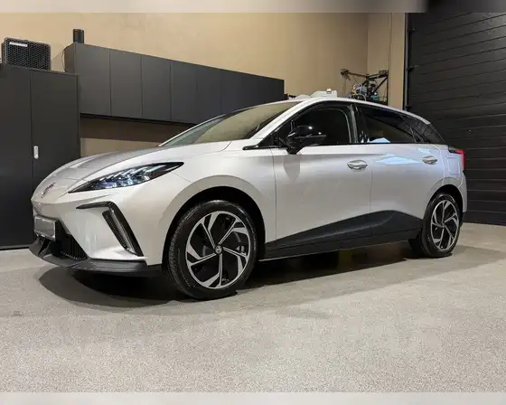 MG MG4 FACELIFT PREMIUM 64KWH