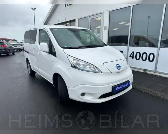 NISSAN E-NV200