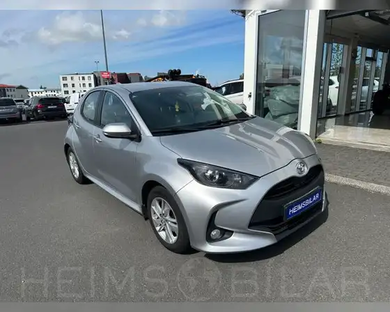 TOYOTA YARIS ACTIVE