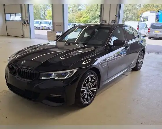 BMW 330E XDRIVE M-SPORT
