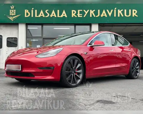 TESLA MODEL 3 PERFORMANCE