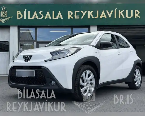 TOYOTA AYGO X