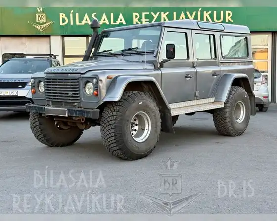 LAND ROVER DEFENDER