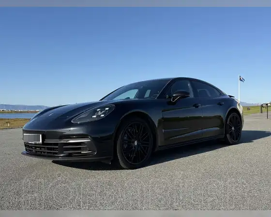 PORSCHE PANAMERA 4 E-HYBRID