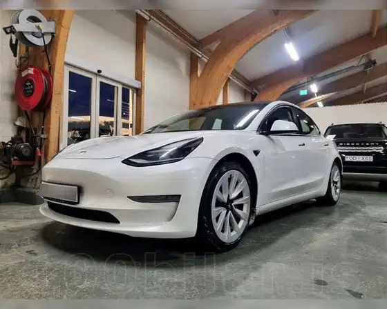 TESLA MODEL 3 LONG RANGE AWD