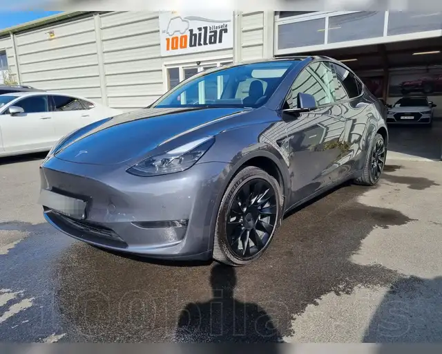 TESLA MODEL Y LONG RANGE AWD