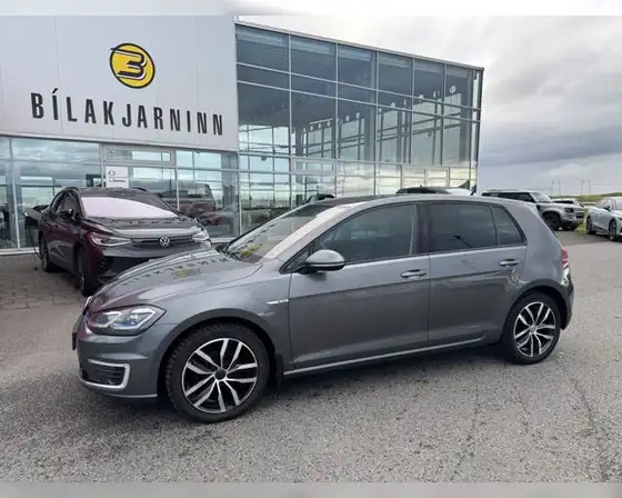 VW GOLF