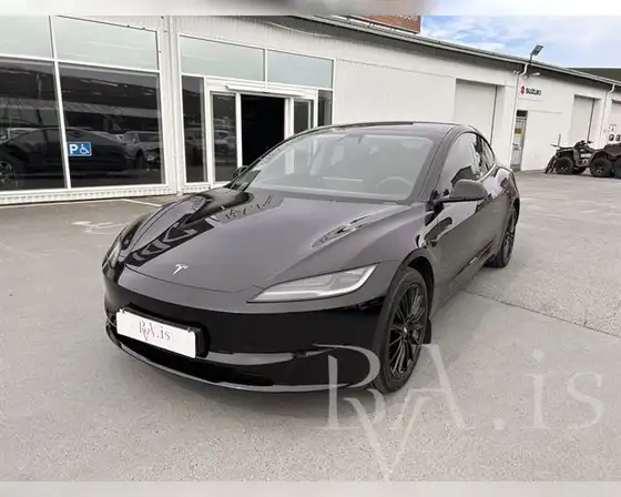 TESLA MODEL 3 SR