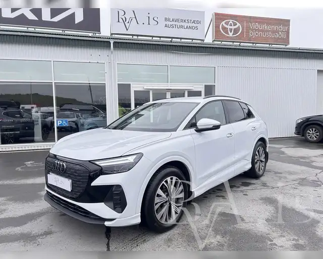 AUDI Q4 45 E-TRON QUATTRO