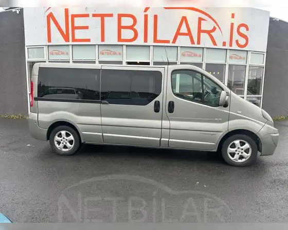 RENAULT TRAFIC