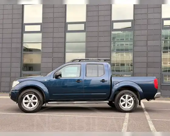 NISSAN NAVARA DOUBLE CAB AT LE