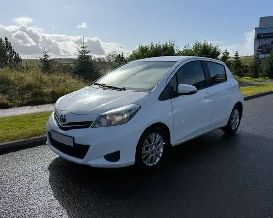 TOYOTA YARIS ACTIVE