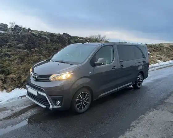 TOYOTA PROACE VERSO LANGUR LIVE, BAKKMYNDAVÉL