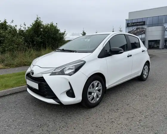 TOYOTA YARIS LIVE