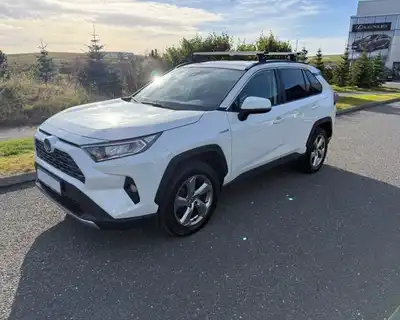 TOYOTA RAV4 GX HYBRID