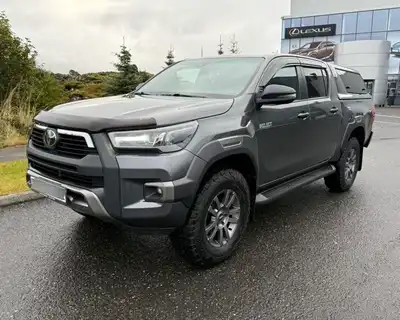 TOYOTA HILUX DOUBLE CAB INVINCIBLE
