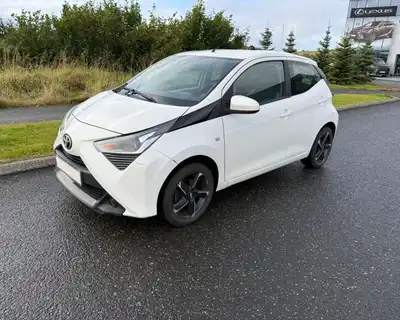 TOYOTA AYGO X-PLAY