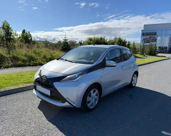 TOYOTA AYGO X-PLAY