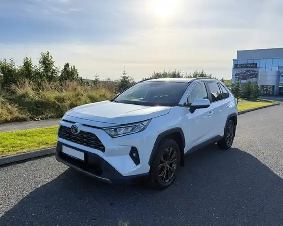 TOYOTA RAV4 GX HYBRID