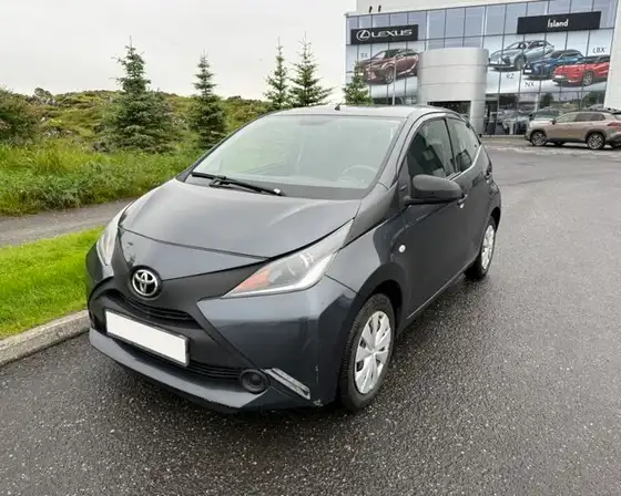 TOYOTA AYGO X