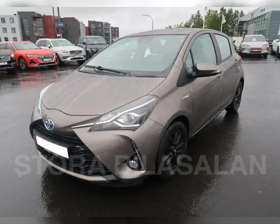 TOYOTA YARIS HYBRID