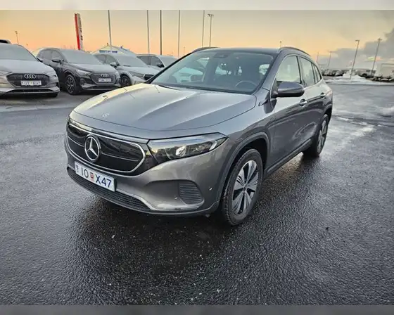 MERCEDES-BENZ EQA 300 4MATIC