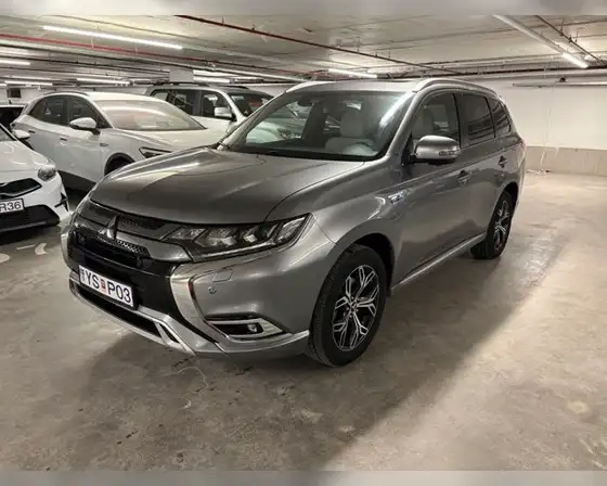 MITSUBISHI OUTLANDER INSTYLE