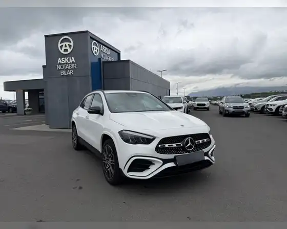 MERCEDES-BENZ GLA 250 E